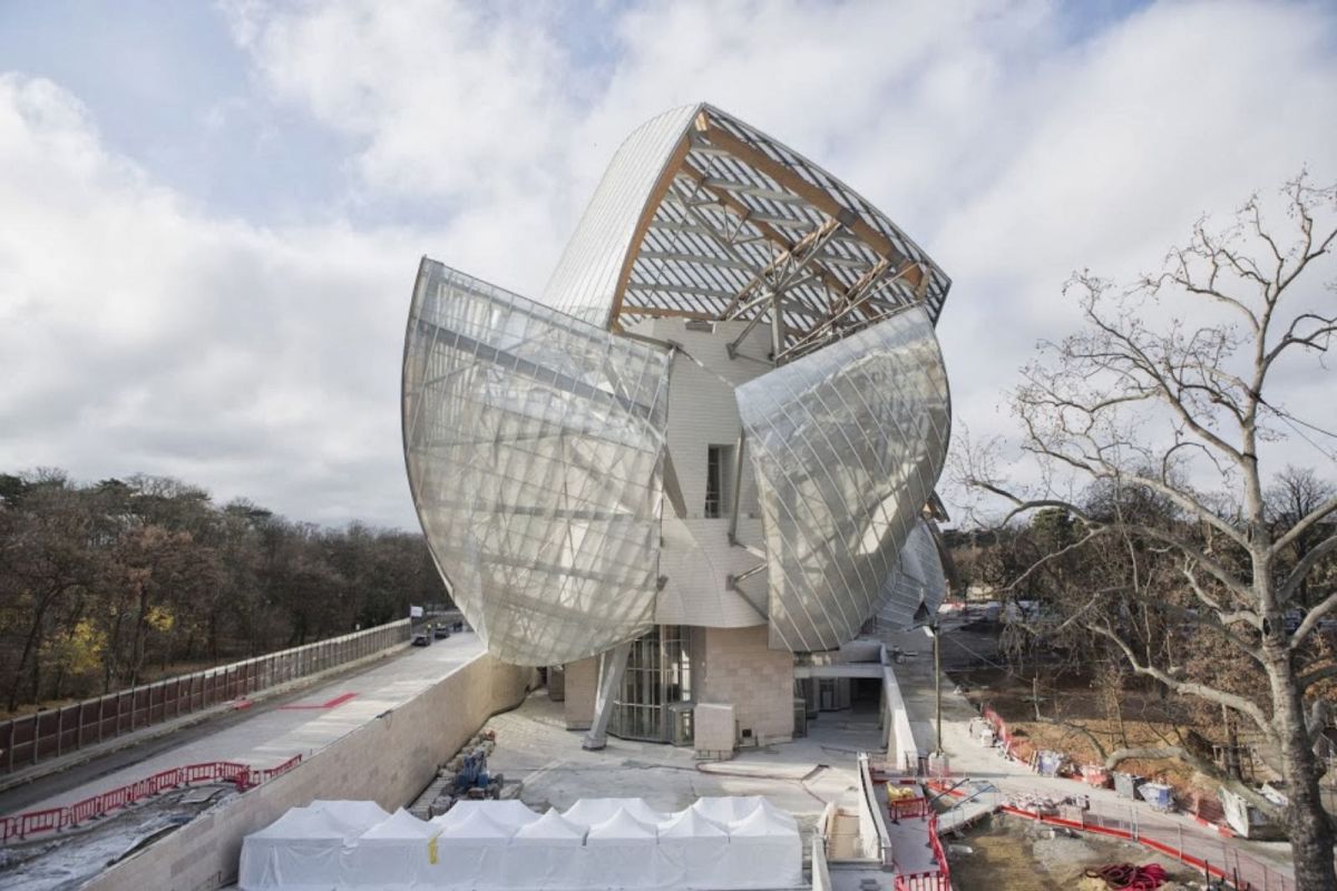 Frank Gehry - Louis Vuitton Foundation Building - Architecture Blog | bléuscape design